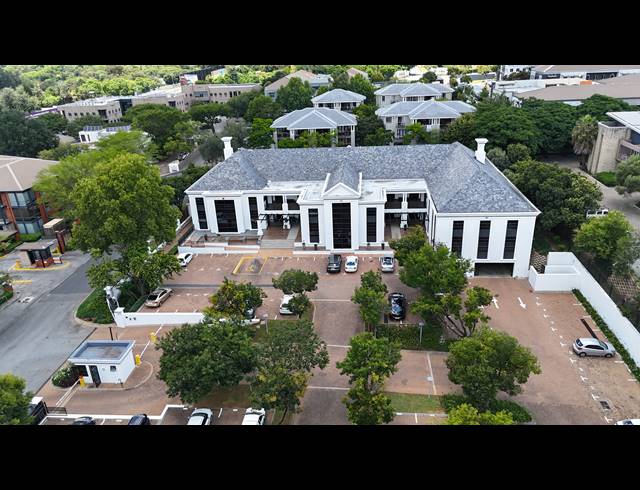 4,076M² OFFICE FOR SALE IN BRYANSTON